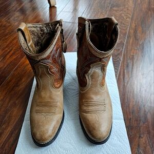 ARIAT Unbridled Billie Distressed Ankle Boots Western Brown Tan Size 8.5